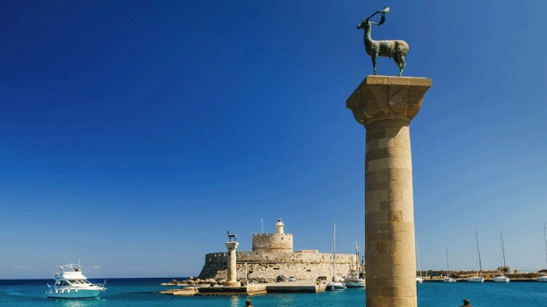 Αυξημένη η τουριστική κίνηση τον Ιούλιο στη Ρόδο