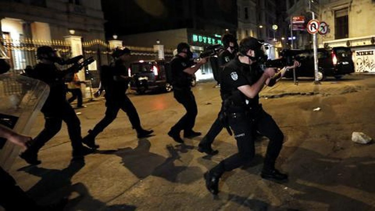 Die Presse:  «Οι τουρίστες αποφεύγουν την Τουρκία»