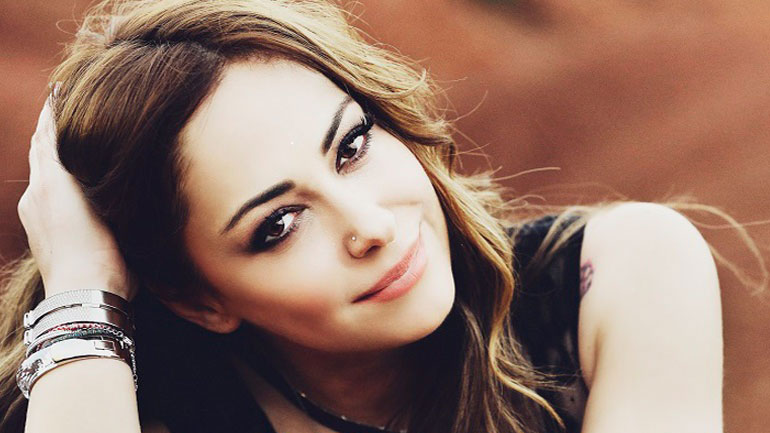 H Μελίνα Ασλανίδου στη Γιορτή Κρασιού στην Αλεξανδρούπολη