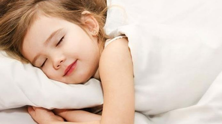 Πώς συνδέεται ο ύπνος με την παιδική παχυσαρκία