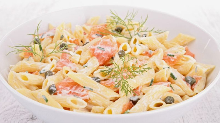 Ταλιατέλες με καπνιστό σολομό και κρέμα γάλακτος!