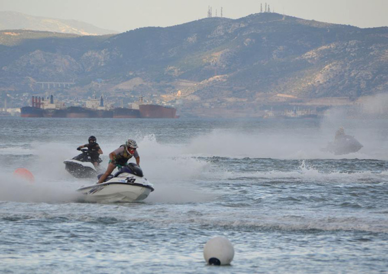 Μάχες μέχρι το πέσιμο της καρό σημαίας...