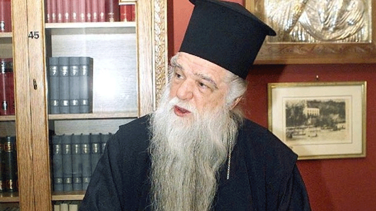 Ενοχλημένος ο Αμβρόσιος από τους Αιγιώτες που πήγαν να δουν τον «Πλούτο»