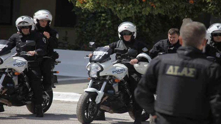 Συλλήψεις για ένοπλη ληστεία σε κατάστημα στο Αιγάλεω