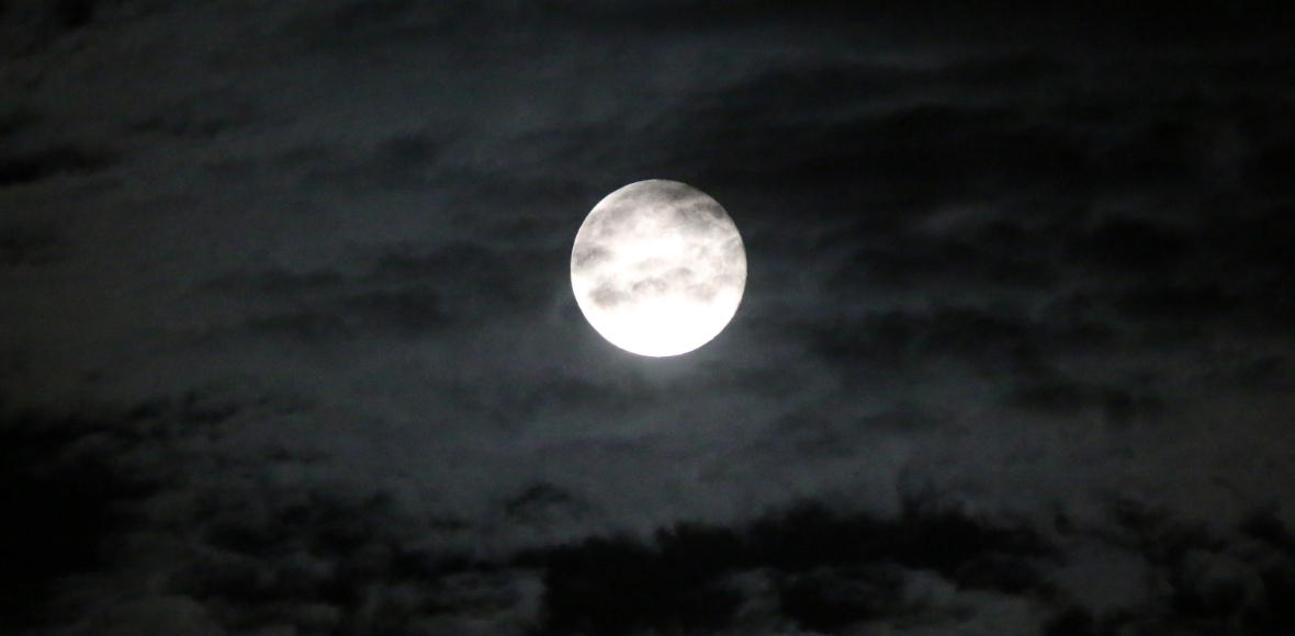 Πανσέληνος…