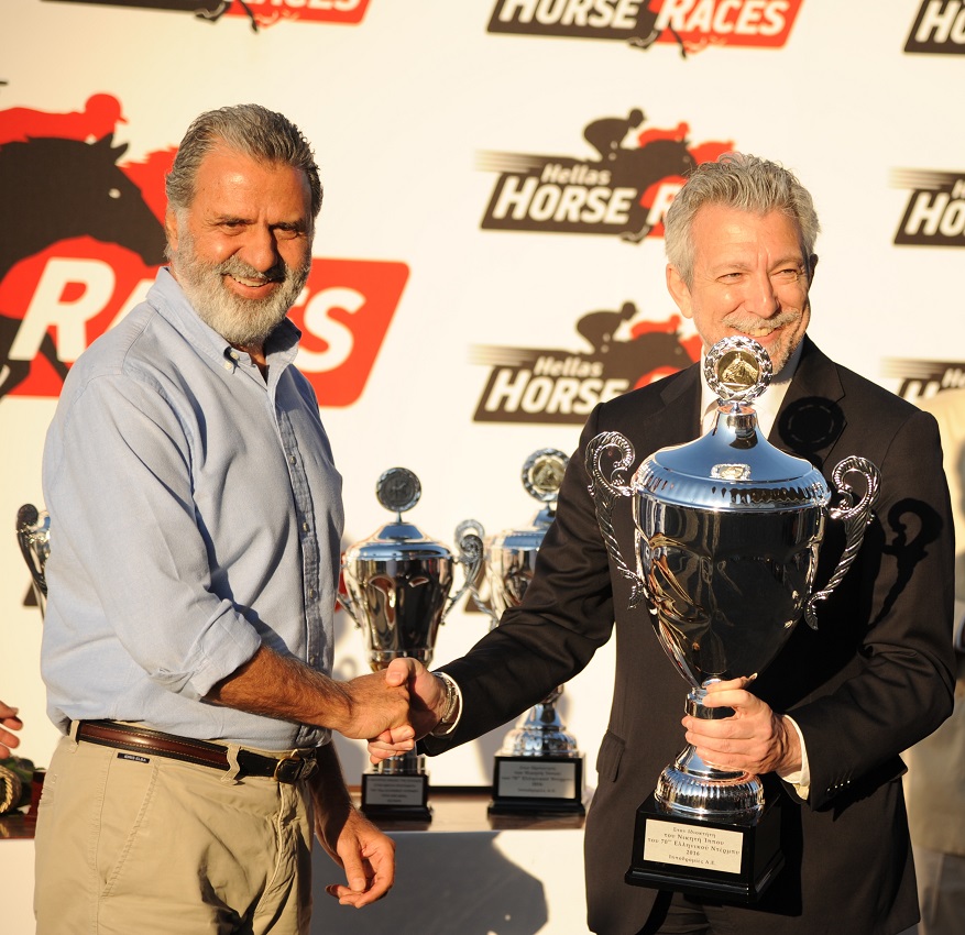 Ο Ιωάννης Μυτιληναίος, ιδιοκτήτης του ίππου ΜΕΝΤΩΡ,  με τον Σταύρο Κοντονή, Υφυπουργό Αθλητισμού