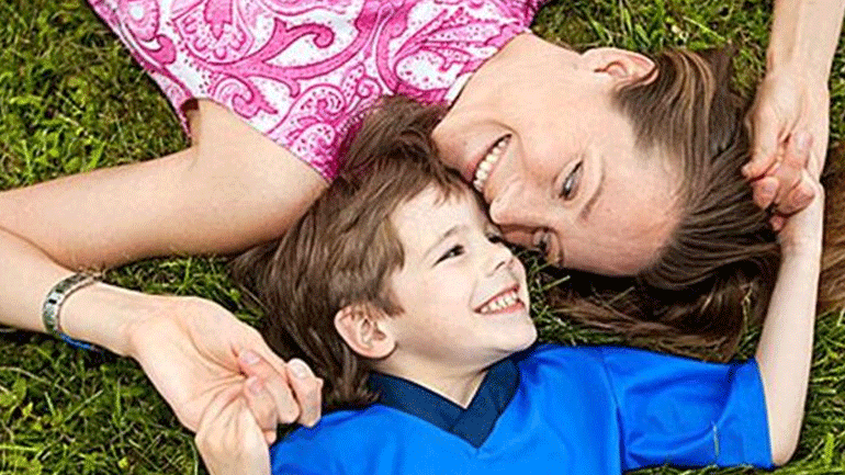 Οι μαμάδες χωρίς μπαμπάδες είναι πιο δυνατές