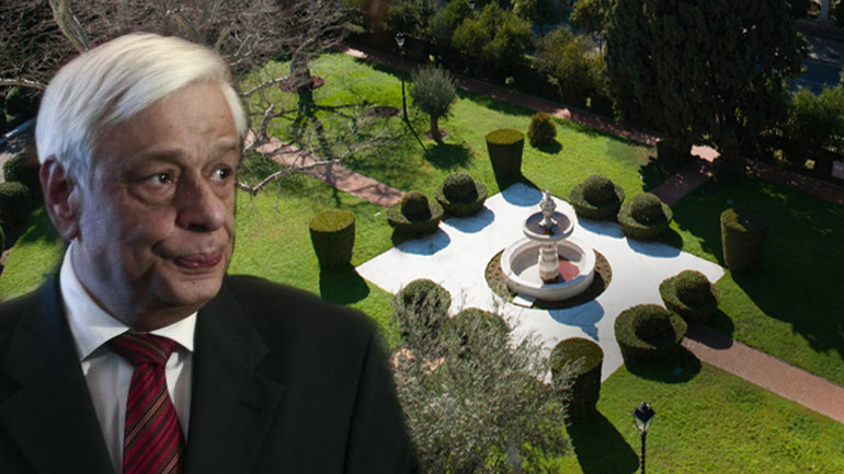 Δεξίωση για την αποκατάσταση της Δημοκρατίας στον κήπο του Μεγάρου