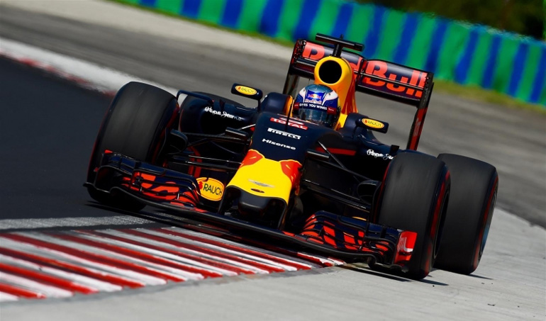O Ricciardo ανέβηκε στο βάθρο της Ουγγαρίας με Red Bull