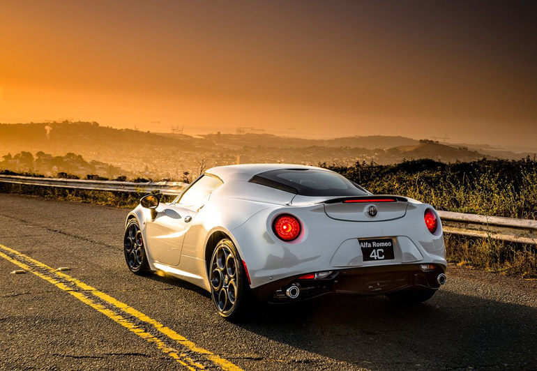 Η Alfa Romeo 4C coupe...
