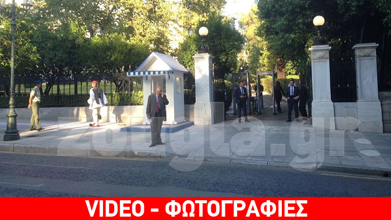 Γιορτή στο Προεδρικό Μέγαρο για την αποκατάσταση της Δημοκρατίας – Οι αφίξεις των πολιτικών