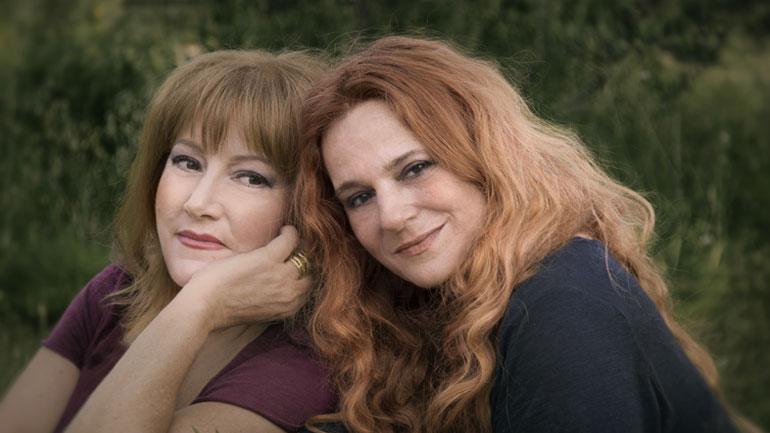 Η Ευανθία Ρεμπούτσικα και η Έλλη Πασπαλά στο Αρχαίο Ωδείο της Πάτρας