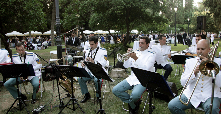 Η μπάντα του Πολεμικού Ναυτικού έδινε τον τόνο...
