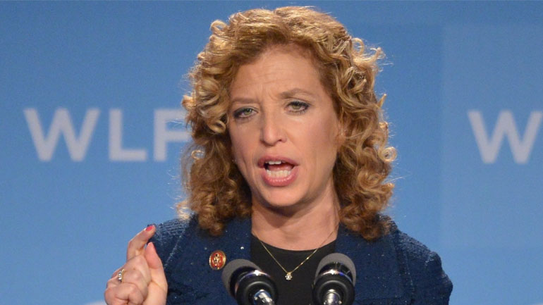 ΗΠΑ: Παραιτήθηκε η πρόεδρος της Εθνικής Επιτροπής του Δημοκρατικού Κόμματος