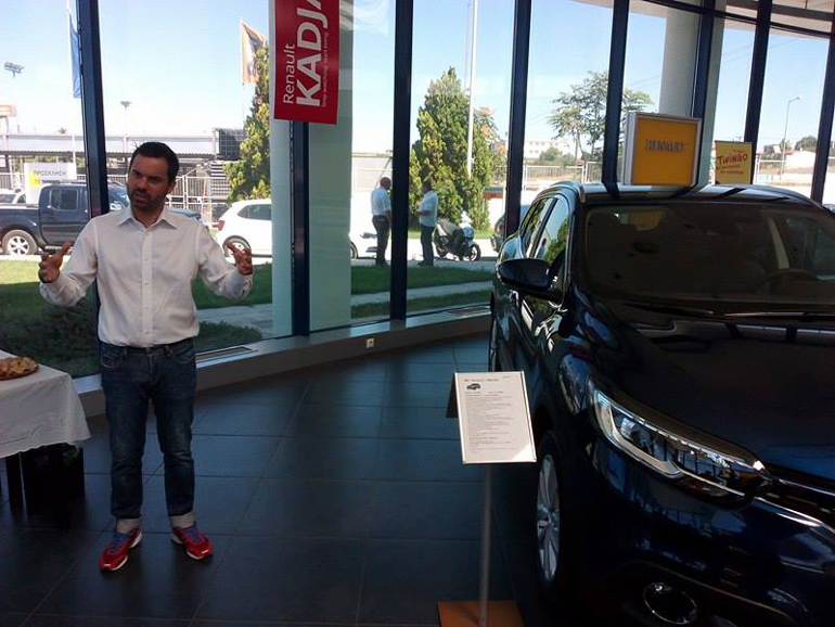 Ο υπεύθυνος δημοσίων σχέσεων της Renault Ιάκωβος Κρομμύδας...