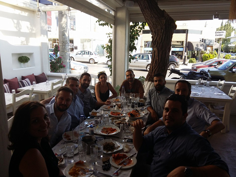 Σύσφιξη επαγγελματικών σχέσεων στο Auto Τρίτη...