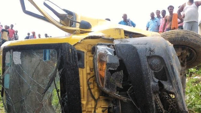 Τραγωδία στην Ινδία: Τουλάχιστον επτά παιδιά νεκρά από σύγκρουση σχολικού με τρένο