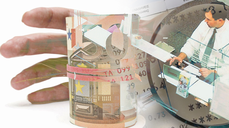 Έβαλαν χέρι σε επίδομα τριτέκνου