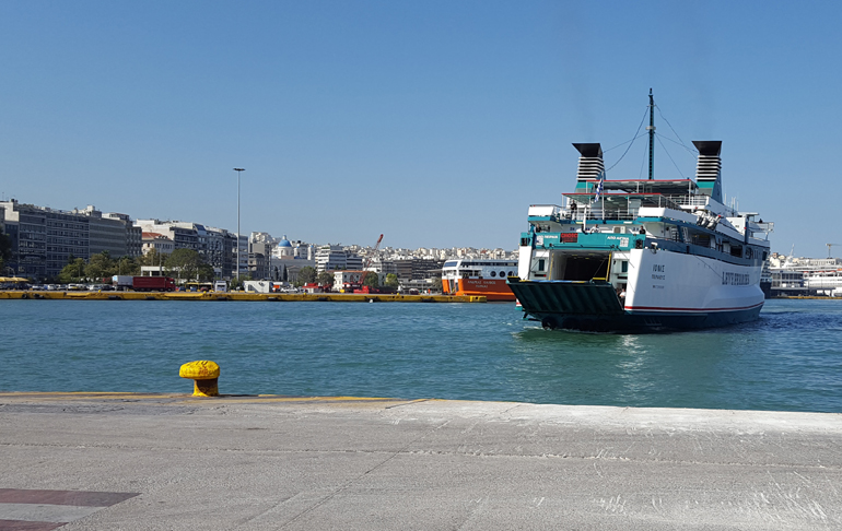 Τα καθημερινά δρομολόγια για την Αίγινα είναι πολλά και οικονομικά...