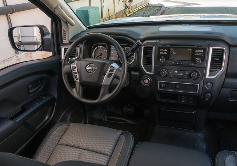 Η καμπίνα του ιαπωνικού μοντέλου...