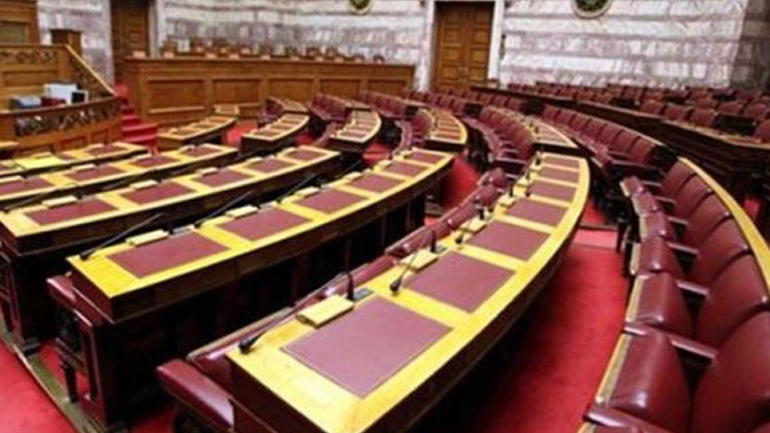 Ψηφίστηκε με ευρεία πλειοψηφία ο νόμος για την καταπολέμηση του λαθρεμπορίου