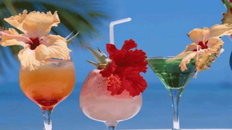Δροσιστικά κοκτέιλ για επίπεδη κοιλιά