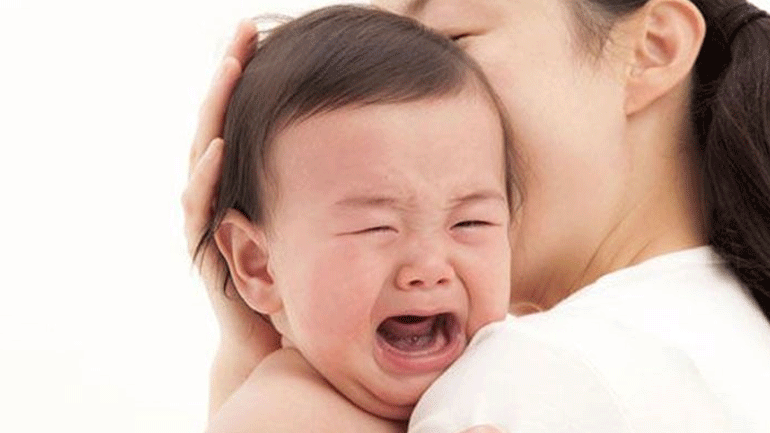 Τι πρέπει να κάνετε όταν το μωρό σας κλαίει
