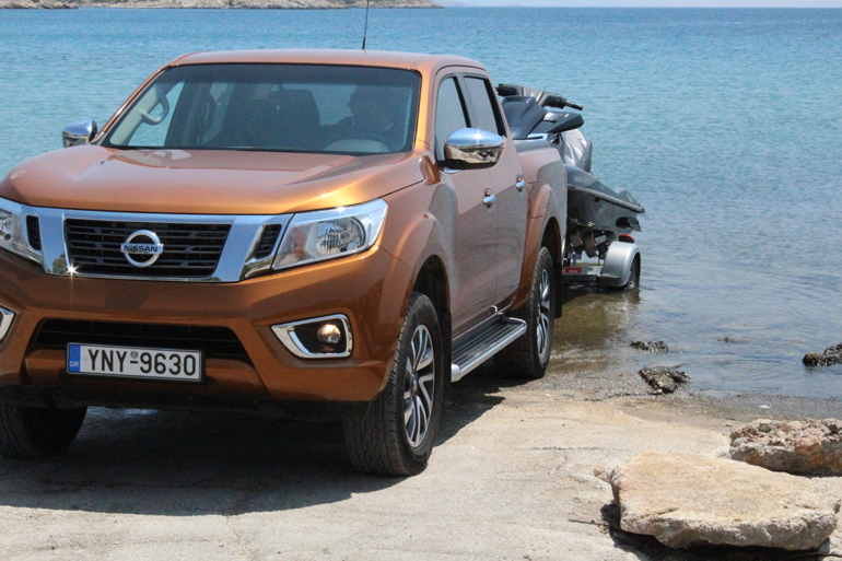 Το... τέρας ρίχνει στη θάλασσα το... άλλο τέρας!