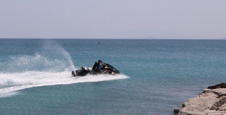 Ο κινητήρας των 1.812 κ.εκ. αποδίδει σχεδόν 300 άλογα και απλά μετατρέπει το Yamaha σε... πετούμενο!