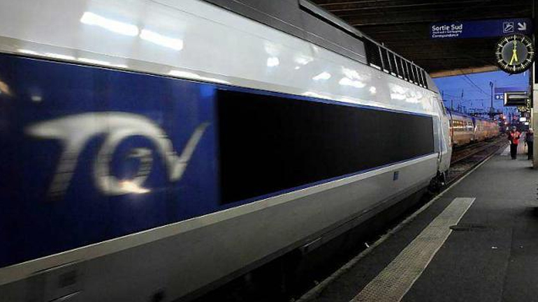 Γαλλία: Δύο συλλήψεις για ύποπτη συμπεριφορά σε τρένο στην Τουλόν Γαλλία: Δύο συλλήψεις για ύποπτη συμπεριφορά σε τρένο στην Τουλόν