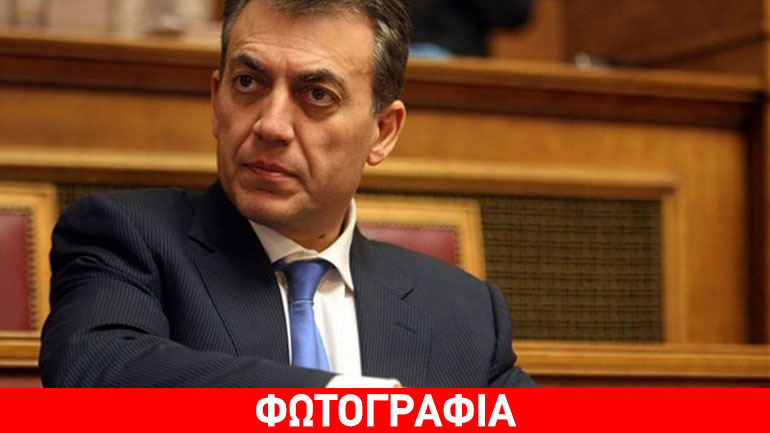 To tweet του Γιάννη Βρούτση για την κράτηση του δημοτικού υπαλλήλου Πάρου