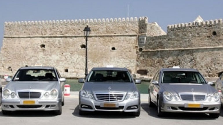 Ηράκλειο: Στον Εισαγγελέα οι τρεις Σέρβοι που επιτέθηκαν σε οδηγό ταξί