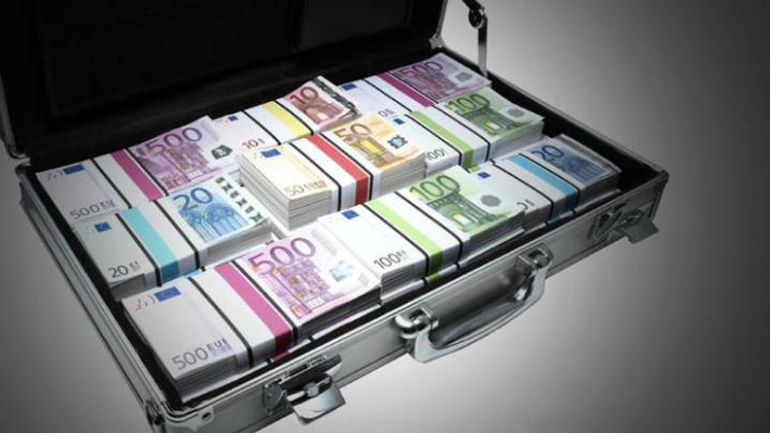 Xαράτσι σε αδήλωτα κεφάλαια και καταθέσεις