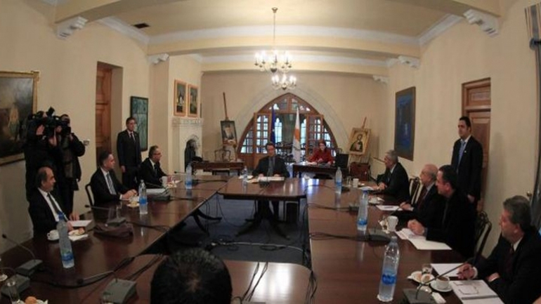 Σύσκεψη των αρχηγών με τον ΠτΔ στο Προεδρικό