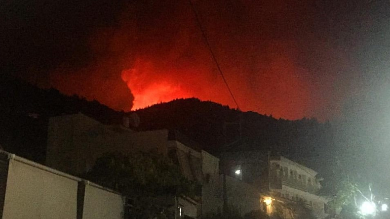 Δεύτερη νύχτα αγωνίας στη βόρεια Εύβοια