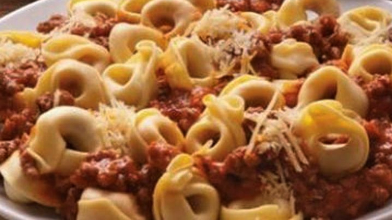 Τορτελίνια με σάλτσα μπολονέζ