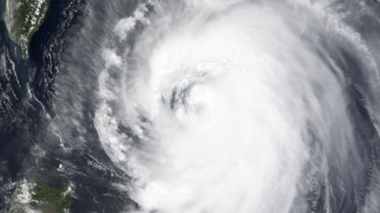 Σε συναγερμό η Κίνα εν αναμονή του τυφώνα Νίντα