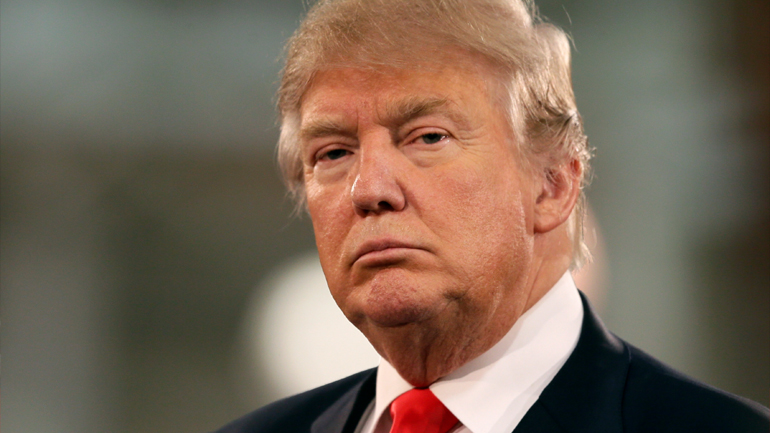 Ο Τραμπ καταφέρθηκε εναντίον του πατέρα μουσουλμάνου Αμερικανού στρατιώτη που σκοτώθηκε στο Ιράκ