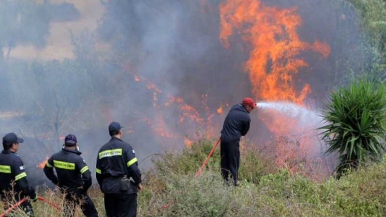 Μαίνεται η μεγάλη πυρκαγιά στα Σαχτούρια Ρεθύμνου