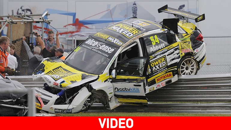 Αγωνιστικό πέφτει πάνω στον κάμεραμαν!