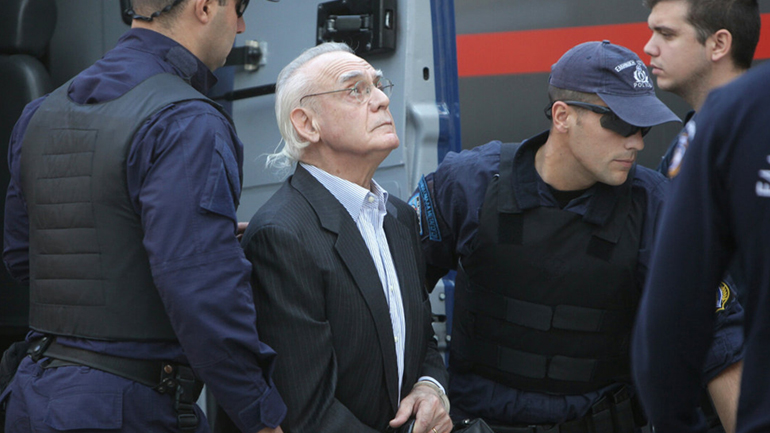 Θύμα ξυλοδαρμού ο Άκης Θύμα ξυλοδαρμού ο Άκης