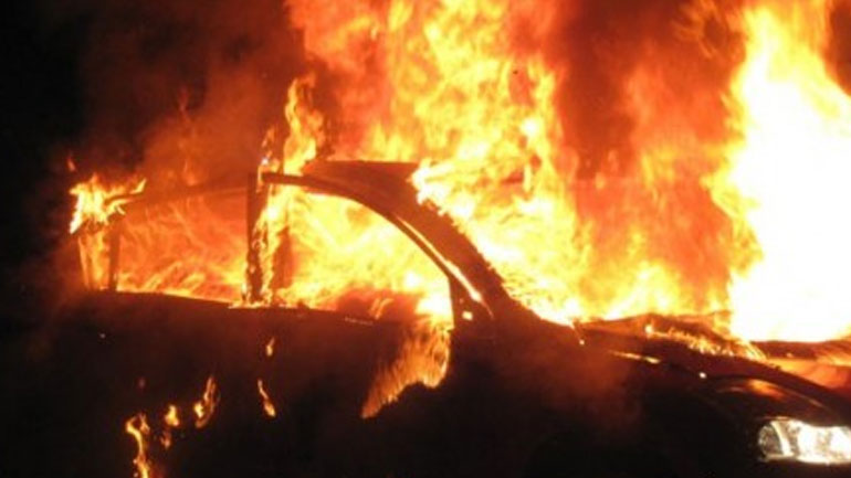 Ηράκλειο: Πυρκαγιά σε αυτοκίνητο εν κινήσει