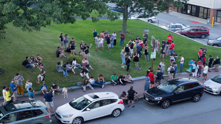 Του χτυπούσαν την πόρτα για να πιάσουν pokemon – Απάντησε με αγωγή εναντίον της εταιρείας