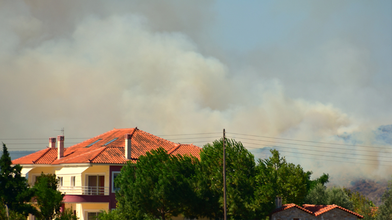 Ναύπλιο: Σε εξέλιξη πυρκαγιά στην περιοχή Λευκάκια