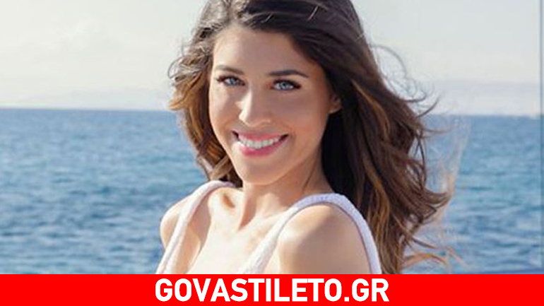 Demy: Στην πισίνα με μαγιό και μαγευτική θεά