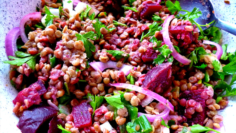 Σαλάτα με παντζάρι και φέτα