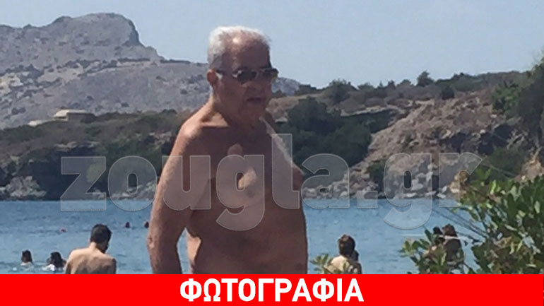 Τα μπάνια του Αλέκου Φλαμπουράρη στην Αίγινα