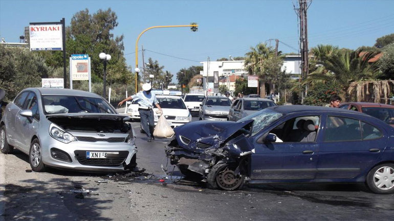 Σφοδρή σύγκρουση οχημάτων στη Ρόδο