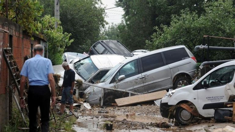 Σκόπια: 21 νεκροί από τις καταστροφικές πλημμύρες