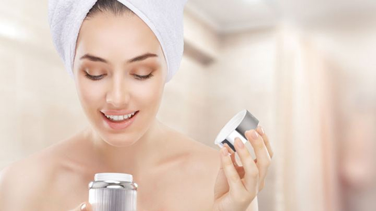 Φτιάξτε μόνη σας πλούσια ενυδατική κρέμα νυκτός!